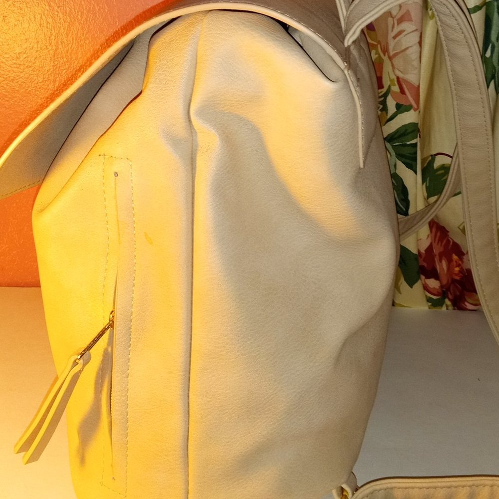 Mossimo Tan Color Drawstring Backpack Trimmed In … - image 7